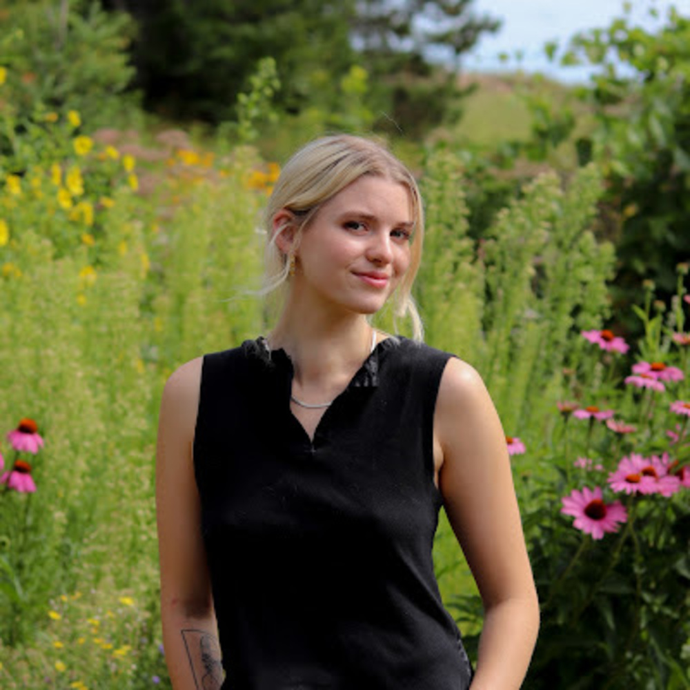 Meet your Posher, Rebecca